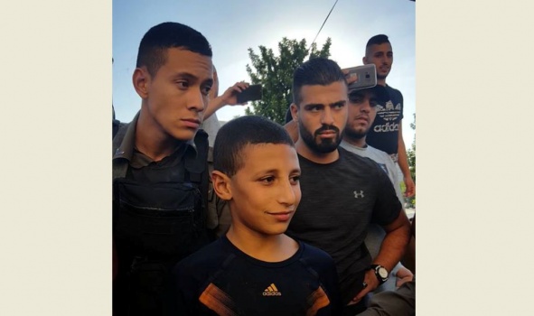 فيديو| الاحتلال يعتقل طفلاً في القدس