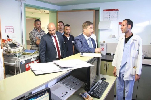 وزير الصحة يتعهد باتخاذ إجراءات سريعة لرفع مستوى الخدمات الفندقية بمجمع فلسطين الطبي