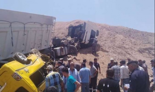 بالصور: بينهم أم واطفالها الثلاثة... حادث سير مروع على طريق العقبة وسبعة وفيات