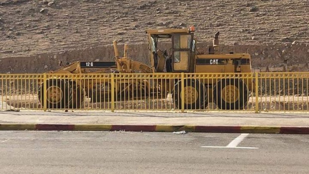 الاحتلال يحاصر "الخان الأحمر" تمهيدا لهدمه