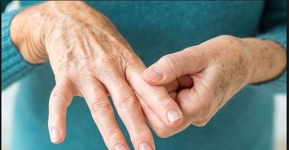 أعراض تنذر بالتهاب المفاصل الروماتويدي!