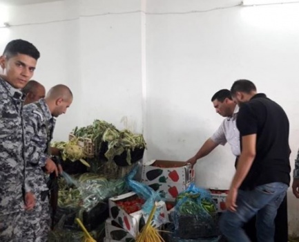 اتلاف فواكة وخضراوات في بيت لحم