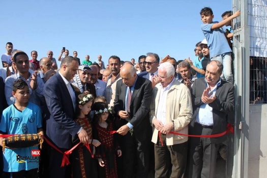 بالصور..افتتاح ملعب بلدية يعبد جنوب جنين وإطلاق مشروع للطاقة الشمسية