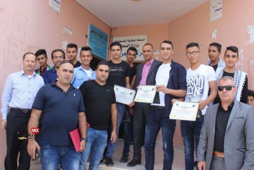 بالصور..تكريم طلبة الثانوية العامة &ldquo;إنجاز&rdquo; في قرية العرقة غرب جنين