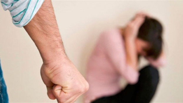 ضرب شقيقته وعلّقها بالسلاسل المعدنية حتى توفيت... ووالده حاول تبرئته