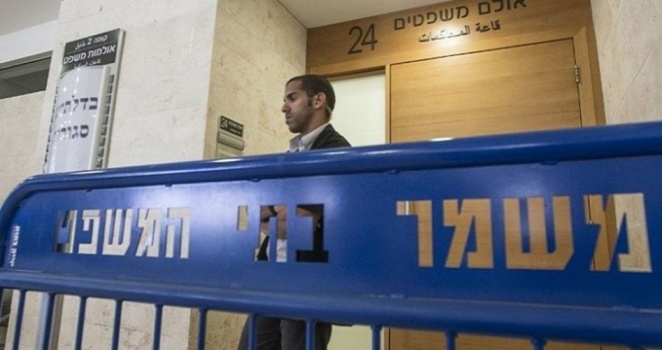 الاحتلال يُمدد اعتقال جريح فلسطيني مصاب بأربع رصاصات