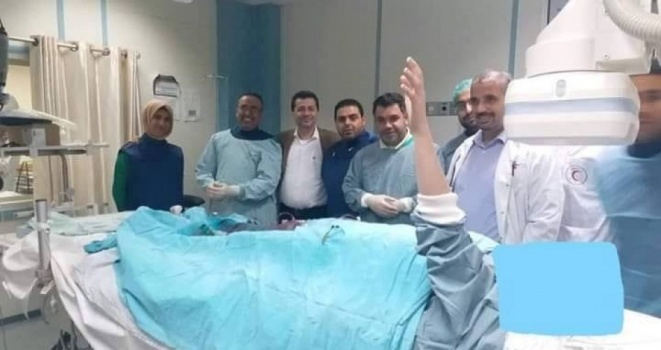 أول مرة في فلسطين.. إجراء عملية شفط جلطة من شرايين الدماغ بالقسطرة