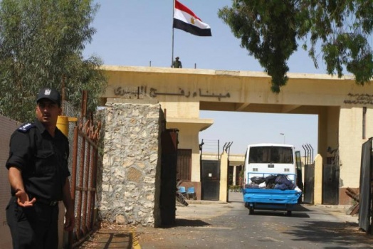 الشؤون المدنية تسحب موظفيها العاملين على معبر رفح