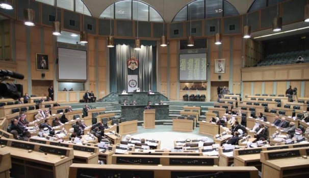 الأردن: منح العامل إجازة أبوة 3 أیام مدفوعة الأجر