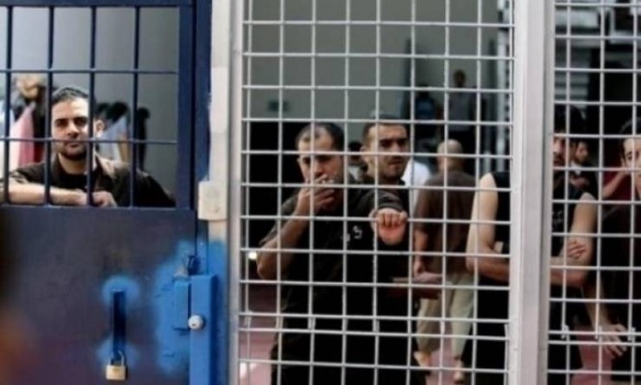 هكذا يعاني الأسرى المرضى في معتقلي 'عسقلان وريمون'
