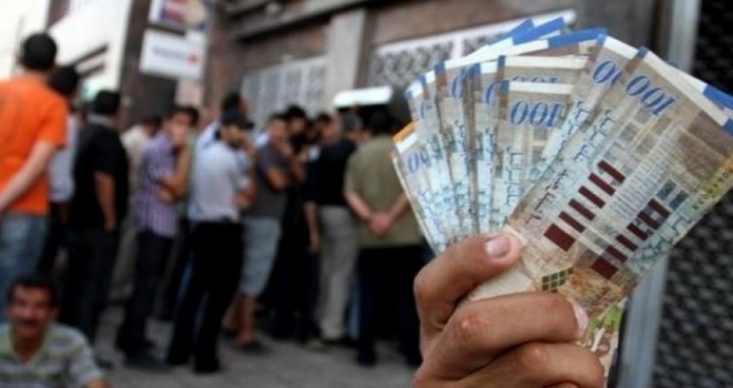 الحكومة: صرف أكثر من 50% من رواتب الموظفين في رمضان والعيد