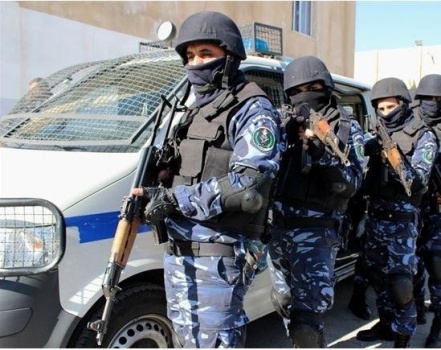 السائق حاول دهس أفراد الشرطة…القبض على شخصين بحوزتهما "هيروين" بضواحي القدس