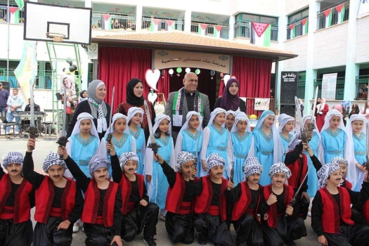 صور...إفتتاح  فعاليات اليوم المفتوح "عزك يا وطن" في مدرسة بنات فلسطين الأساسية ببلدة يعبد