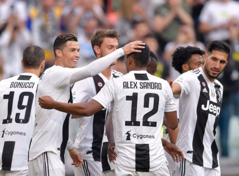 يوفنتوس يهزم فيورنتينا ويتوج مع رونالدو بلقب الدوري الإيطالي