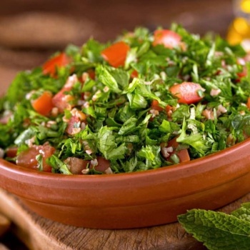 تبولة السبانخ