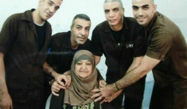 الأسرى يغلقون سجن عسقلان احتجاجًا على نقل 'أبو حميد'