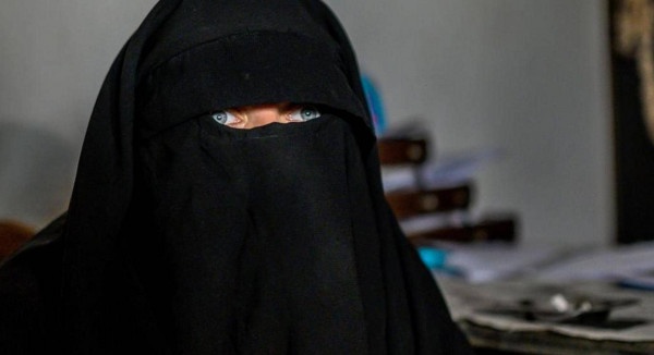 أم سياف.. داعشية "خطيرة" تكشف "أسرار" البغدادي