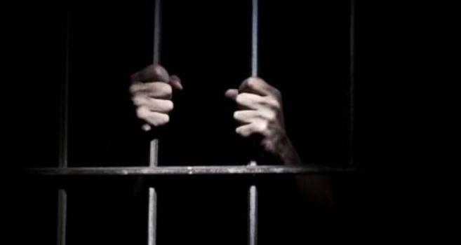 10 أسرى يواصلون إضرابهم في سجون الاحتلال