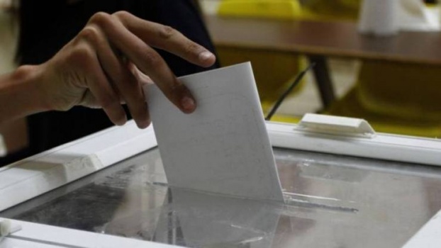 وزير الحكم المحلي يشيد بسلاسة الاقتراع لانتخابات المجالس