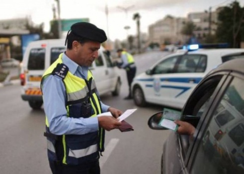 ضبط 10 مركبات خاصة بالخليل تنقل ركاباً مقابل أجر