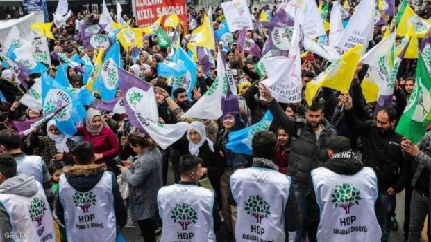 أردوغان يباغت الأكراد.. بـ'إقالة رؤساء بلديات'