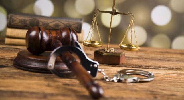 قيادي بحماس يتنقد تعيين المرأة بمنصب قاضية