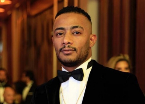 محمد رمضان يعلق بعد واقعة سحب رخصة طيار بسببه