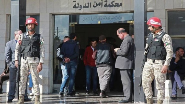 هل رحلت السعودية أردنيين بـ'ملابسهم الداخلية'؟
