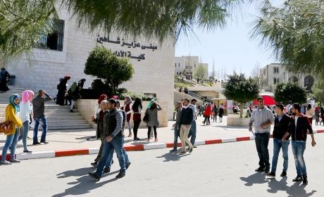 إدارة بيرزيت تقرر اخلاء الجامعة حتى اشعار اخر
