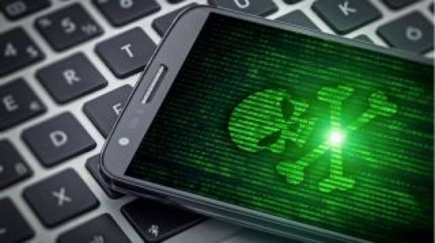 إسرائيل تتجسس على هواتف المسؤولين الباكستانيين