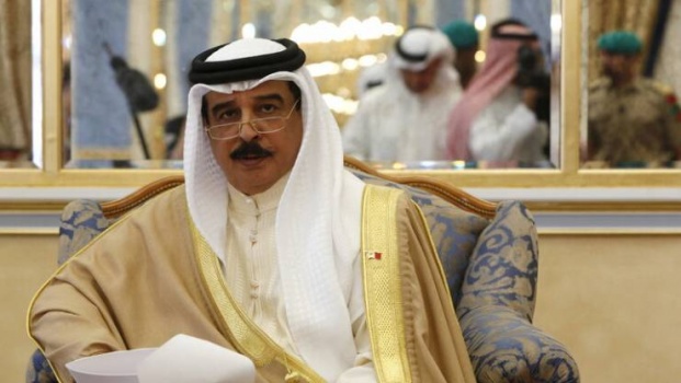 حاخام كبير يلتقي العاهل البحريني