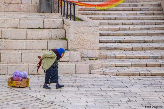 &ldquo;أم حسين&rdquo; .. رَحَلت عن القدس وتَرَكتْ مكانها خاليًا