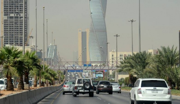 رجل أعمال سعودي يدفع رشوة لإدراج والدته على "قوائم الإرهاب"!