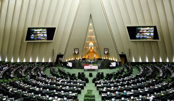 إيران تدرج البنتاغون على لائحتها للإرهاب