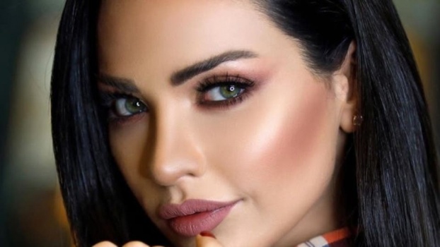 "غسل وشك يا قمر".. فنانة لبنانية توعي من كورونا