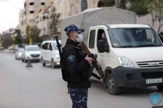 الشرطة تلقي القبض على شخصين لقيامهما بالنداء عبر مكبرات الصوت بمنع التجول في جنين
