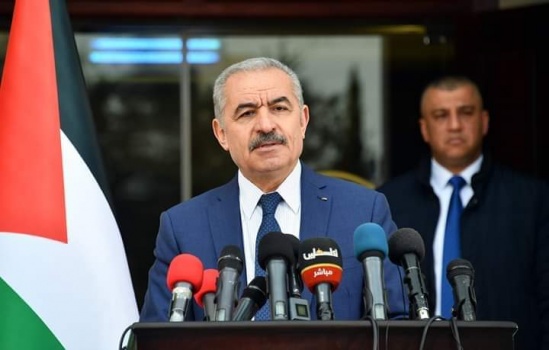رئيس الوزراء: بدءا من مساء الجمعة المقبل ستمنع الحركة كاملة في كافة المناطق حتى نهاية يوم الاثنين