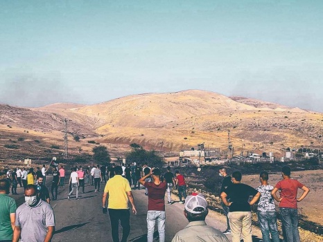 عقب منع المواطنين من الوصول للفعالية الرافضة لللضم…إصابات خلال مواجهات مع قوات الاحتلال على حاجز الحمرا