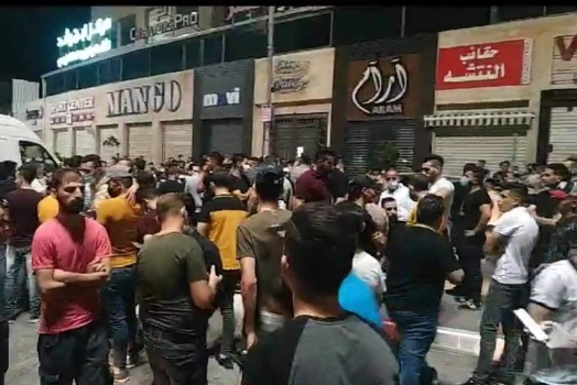 اتفاق بين غرفة تجارة الخليل والمحافظ على فتح الاسواق ﻿