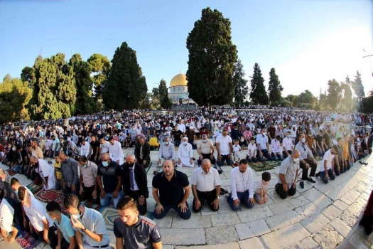 أكثر من 27 ألف مصلٍ أدوا صلاة عيد الأضحى في الأقصى ﻿