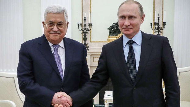 الرئيس يهنئ نظيره الروسي بتسجيل أول لقاح مضاد لـ"كورونا" آملا أن تكون فلسطين من أوائل الدول التي تحظى باللقاح