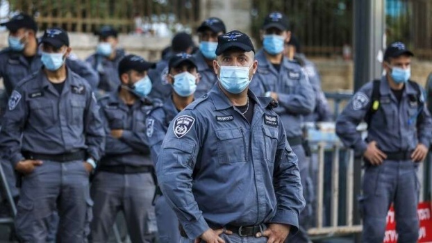شرطة اسرائيل تستعد لاغلاق المدن "الحمراء"