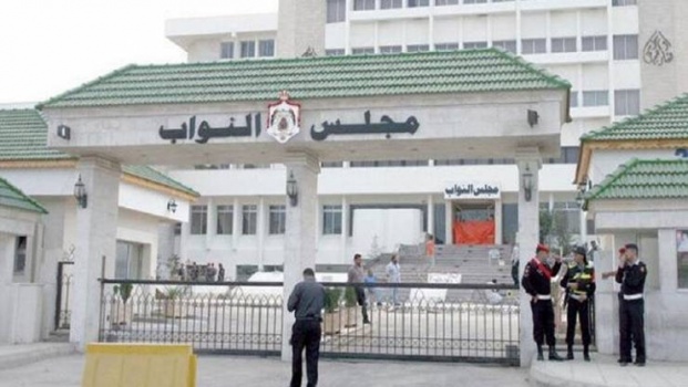الأردن.. توقيف مرشح للانتخابات بسبب وعود مالية عبر 'فيسبوك'