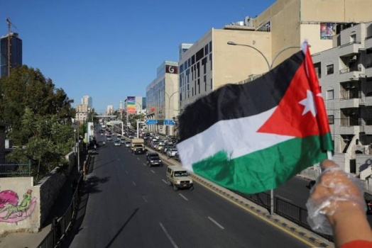 وزير الإعلام الأردني: تعايشوا مع كورونا