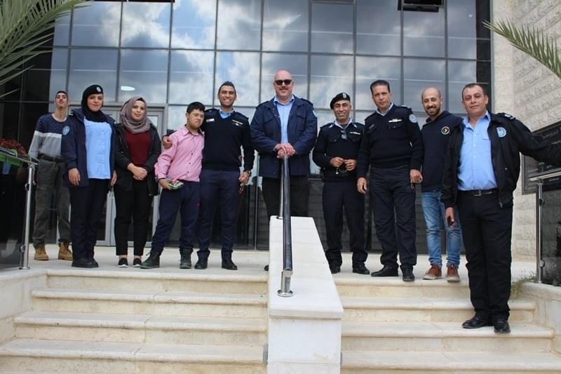 الشرطة تنظم يوماً ترفيهياً وتوزع الهدايا بمناسبة اليوم العالمي لذوي الإعاقة في رام الله 
