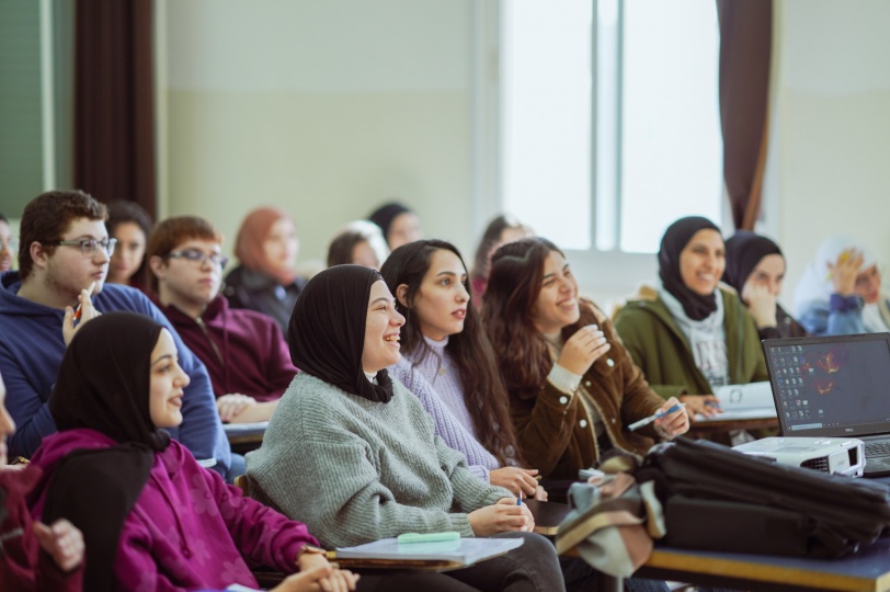 منح كلية وجزئية في معظم التخصصات… جامعة القدس تعلن فتح باب القبول في برامج البكالوريوس والدبلوم المتوسط والدراسات العليا للفصل الثاني