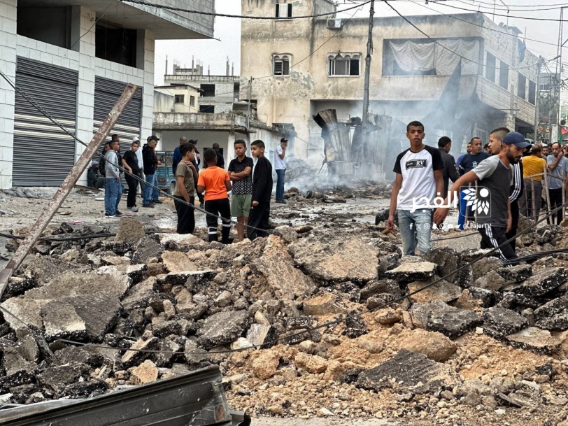 الإحتلال يخرب البنى التحتية ويصيب 6 مواطنين بينهم سيدة بالرصاص في مخيم طولكرم