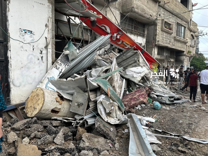 الإحتلال يخرب البنى التحتية ويصيب 6 مواطنين بينهم سيدة بالرصاص في مخيم طولكرم