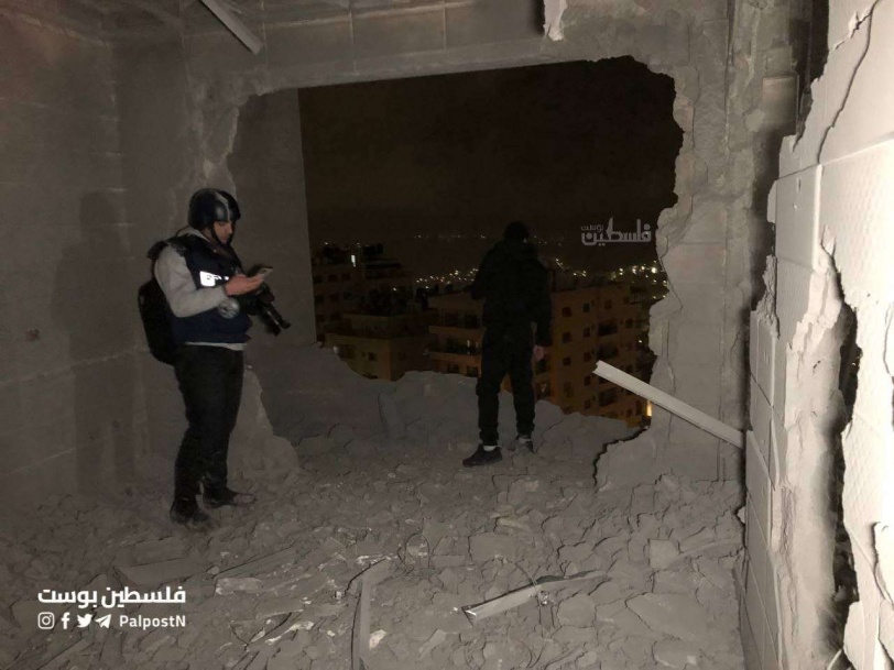 صور....الاحتلال يفجر منزل الشهيد معاذ المصري في مدينة نابلس 