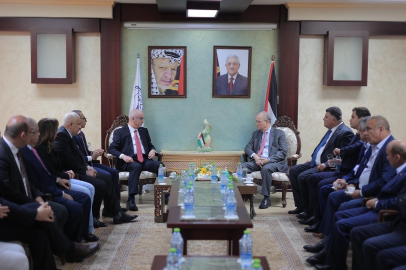 بالصور: رئيس الوزراء الفلسطيني ووزراء الحكومة يزورون جامعة النجاح الوطنية في نابلس